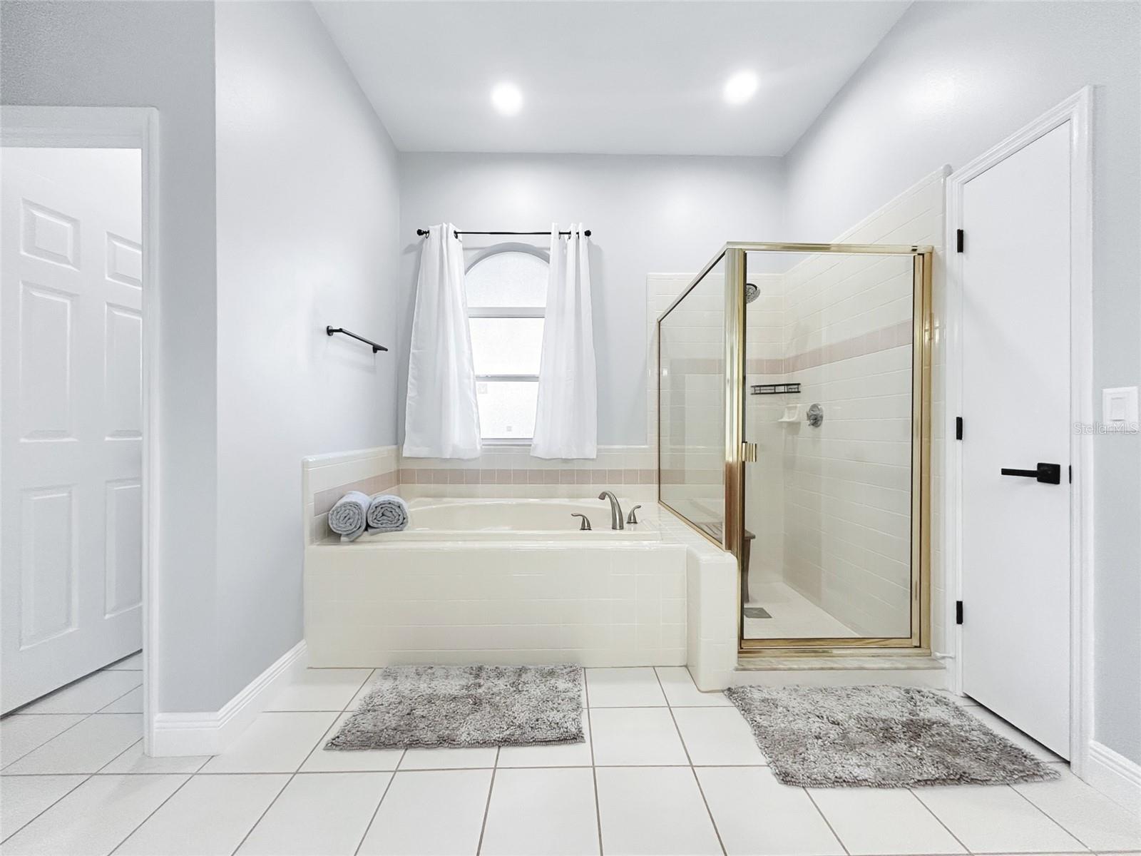 UNIVERSITY ESTATES - Residential