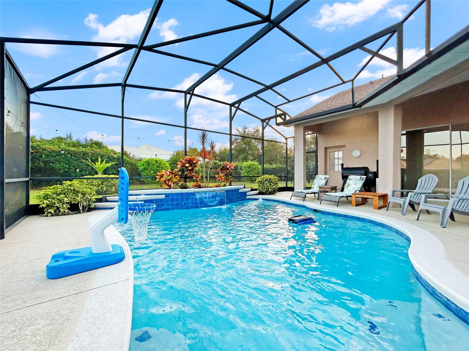 UNIVERSITY ESTATES - Residential