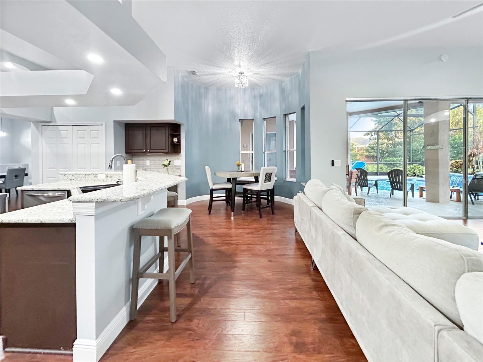 UNIVERSITY ESTATES - Residential