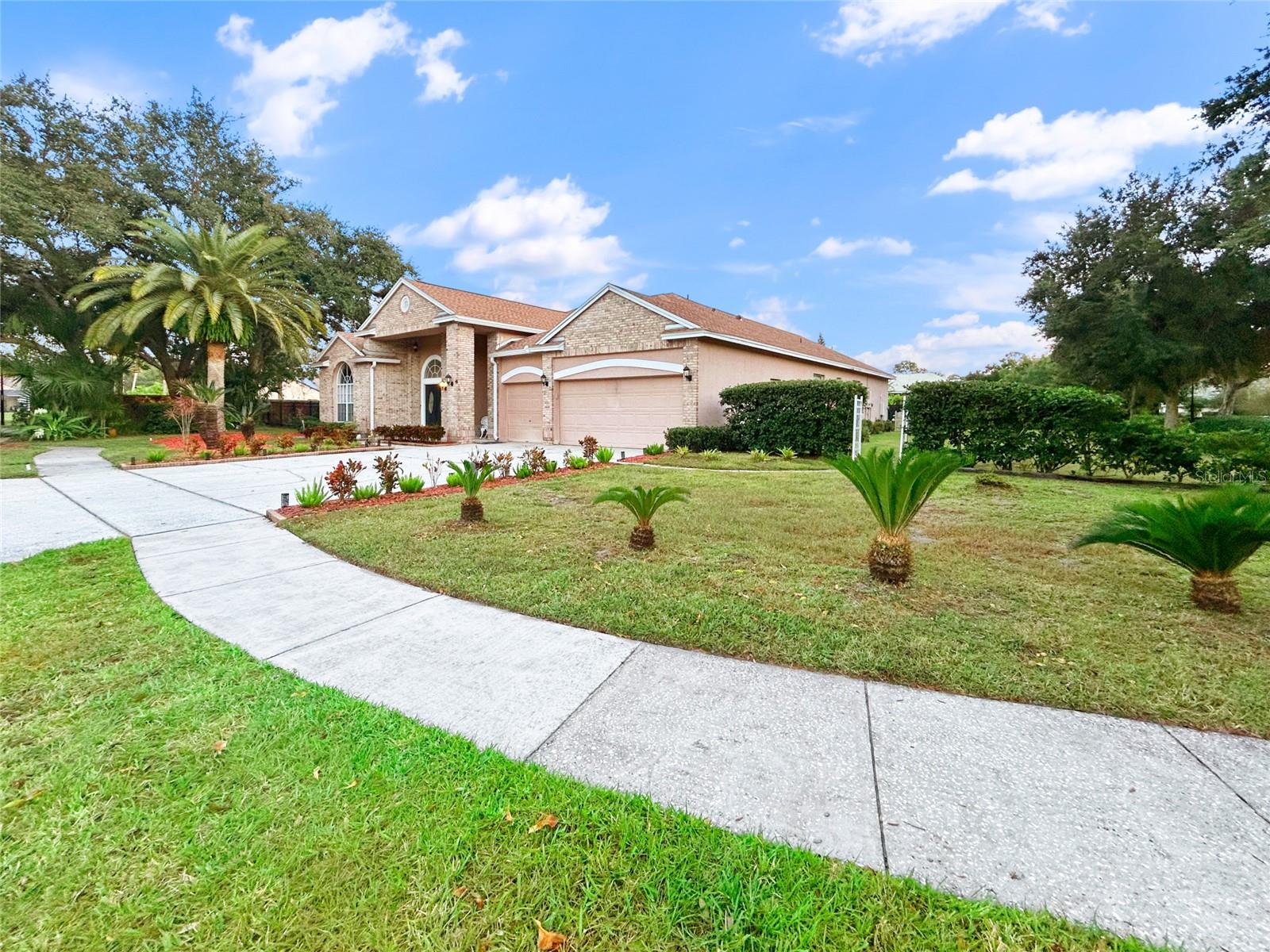 UNIVERSITY ESTATES - Residential