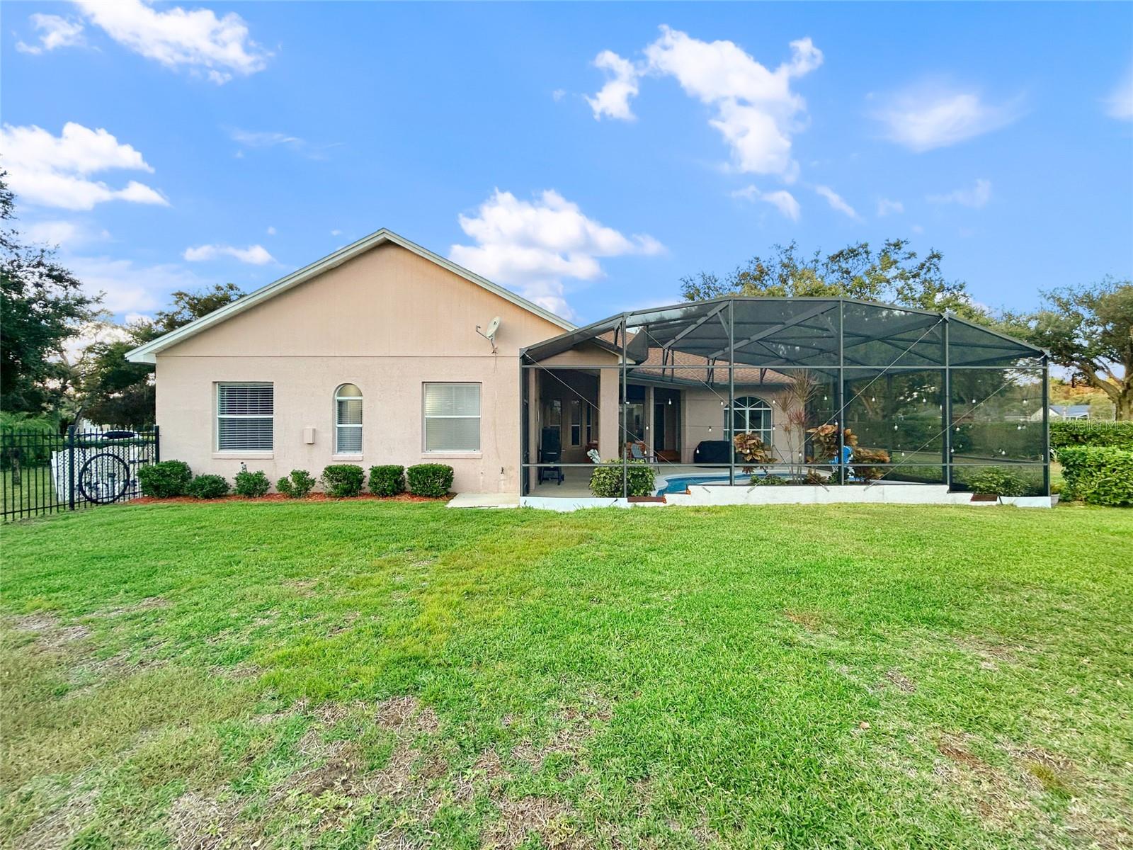 UNIVERSITY ESTATES - Residential