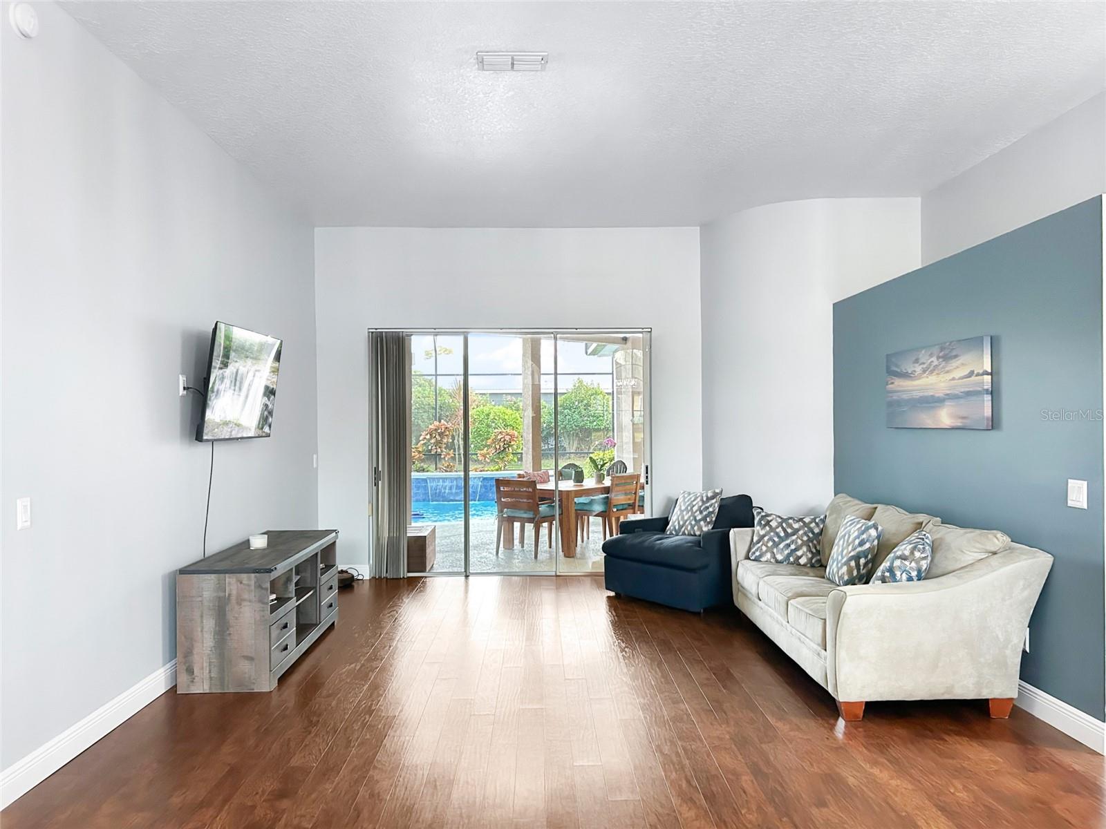 UNIVERSITY ESTATES - Residential