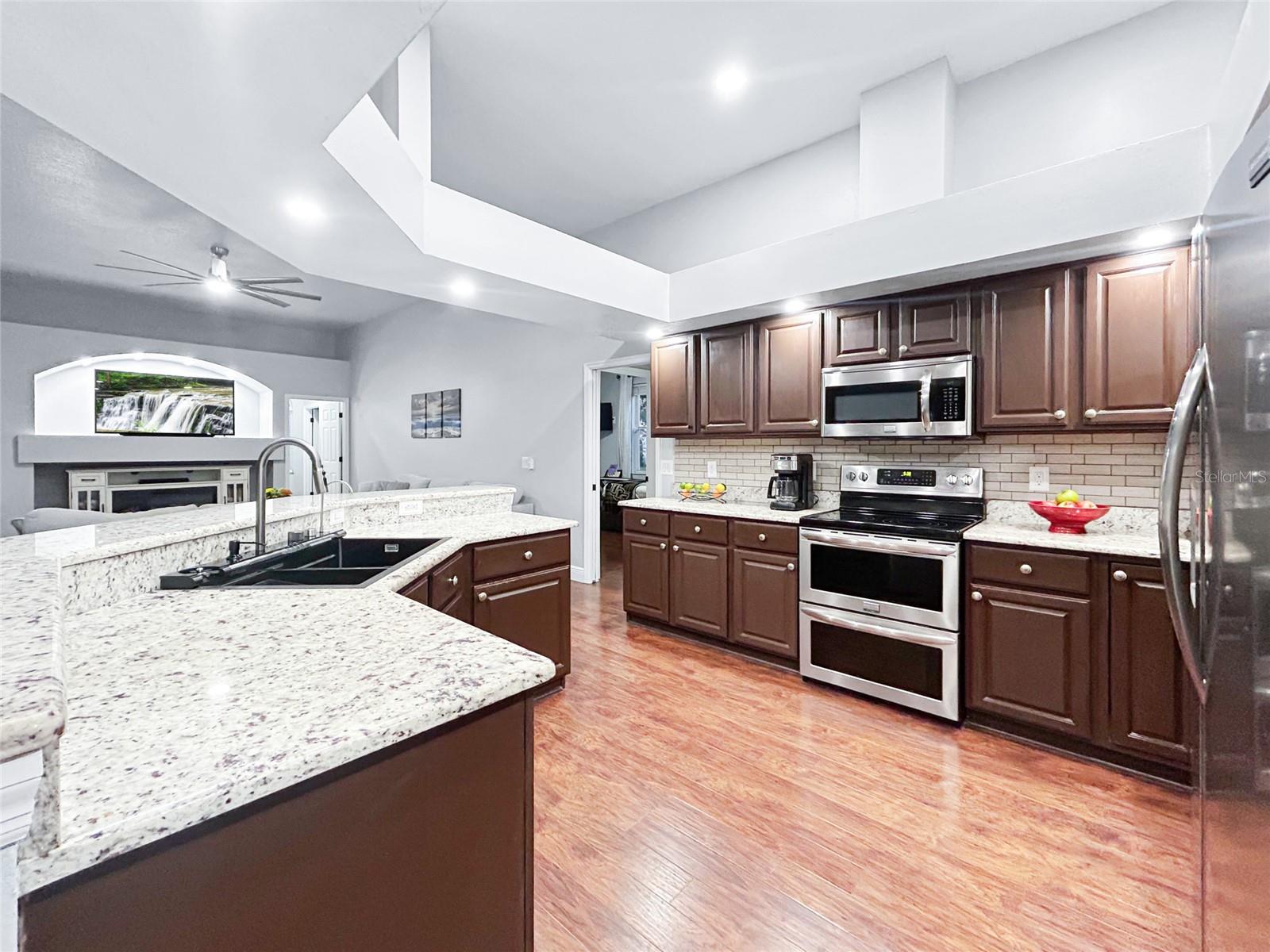 UNIVERSITY ESTATES - Residential