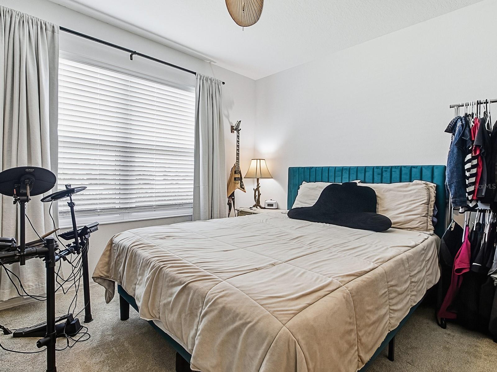 OXFORD OAKS PH ONE - Residential