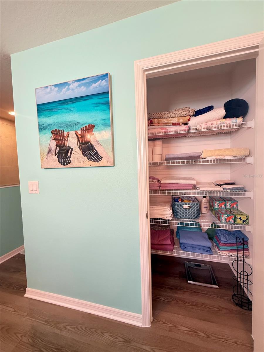 OXFORD OAKS PH ONE - Residential