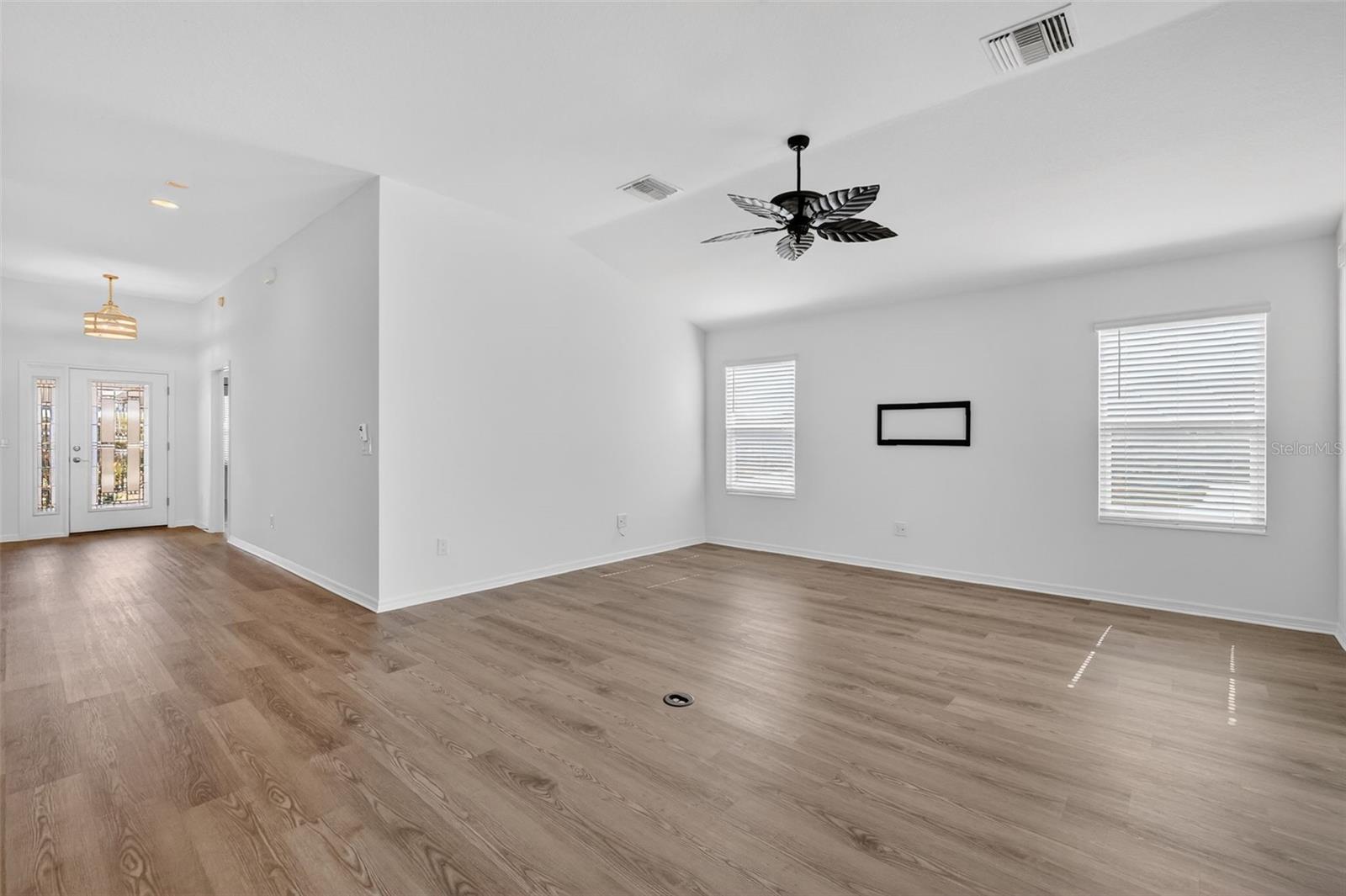 OXFORD OAKS PH ONE - Residential