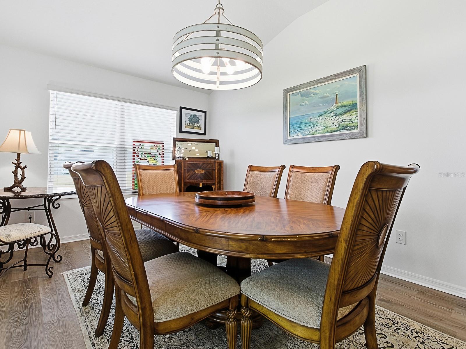 OXFORD OAKS PH ONE - Residential