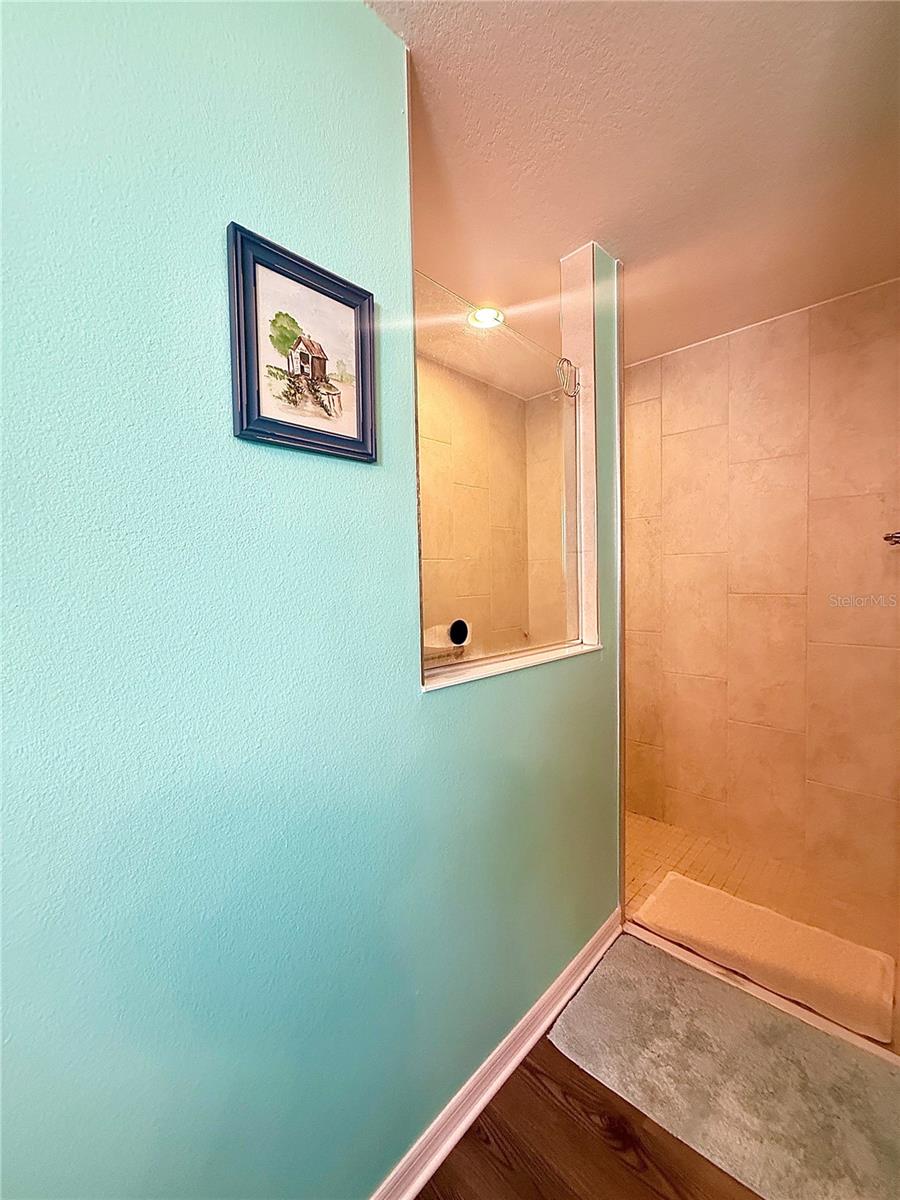 OXFORD OAKS PH ONE - Residential