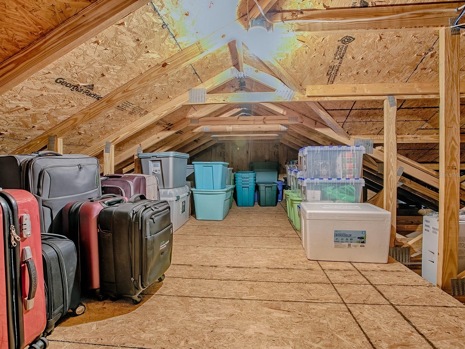 OXFORD OAKS PH ONE - Residential