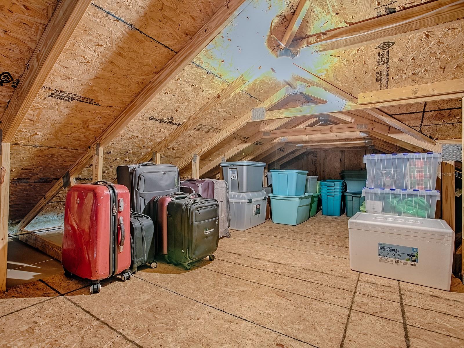 OXFORD OAKS PH ONE - Residential