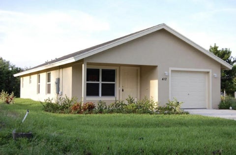 Photo of 926 SW 11th Terrace, Delray Beach, FL 33444 (MLS # G5114100)