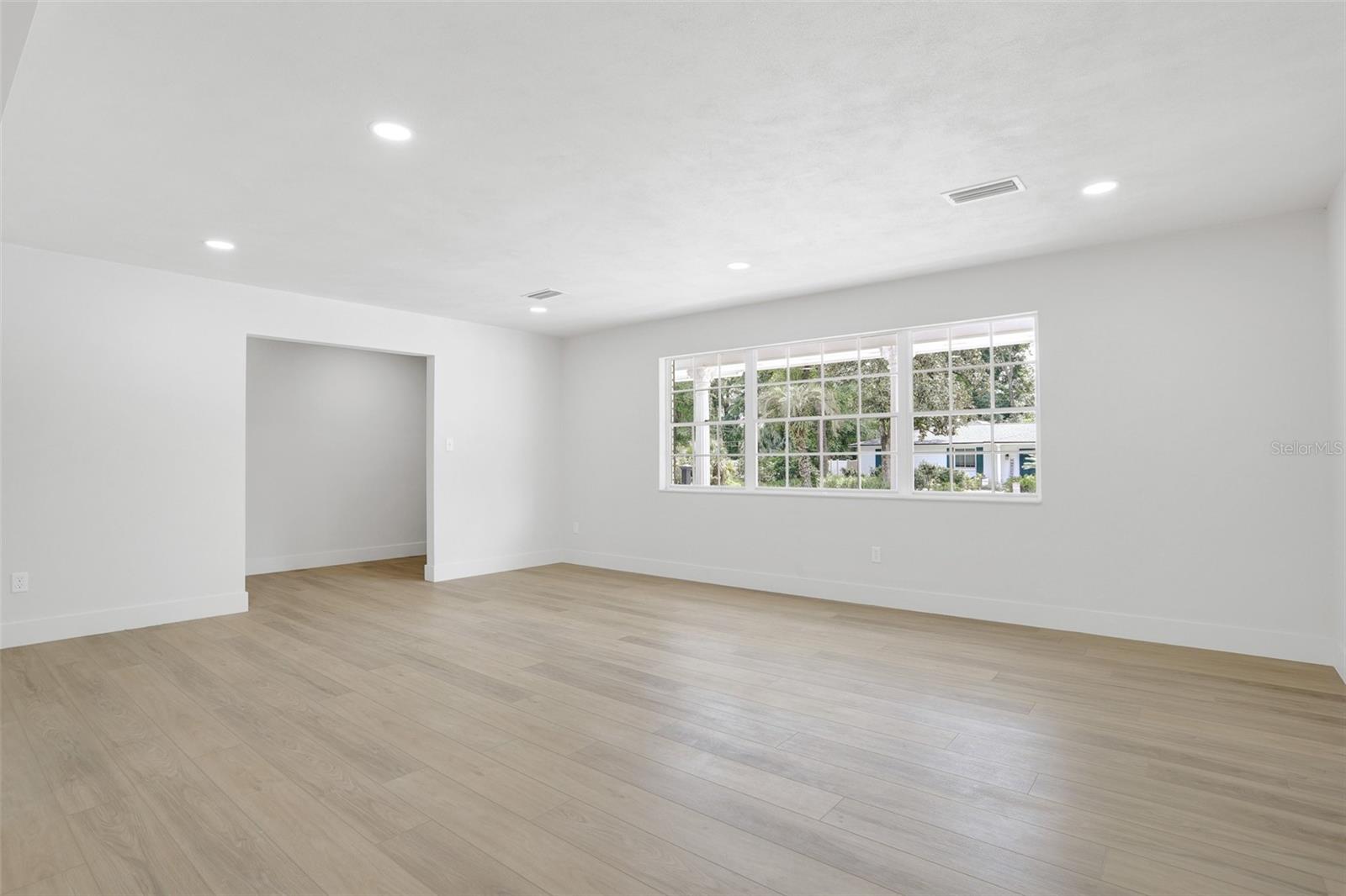 4624 NW 16TH PLACE