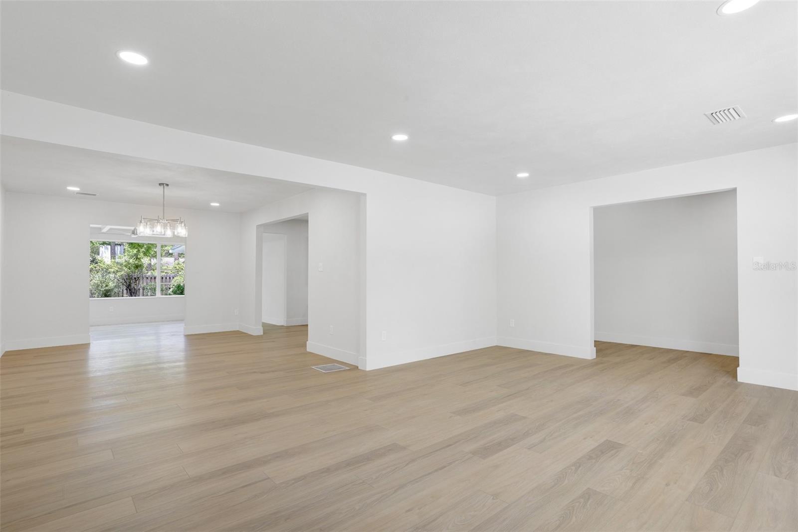 4624 NW 16TH PLACE