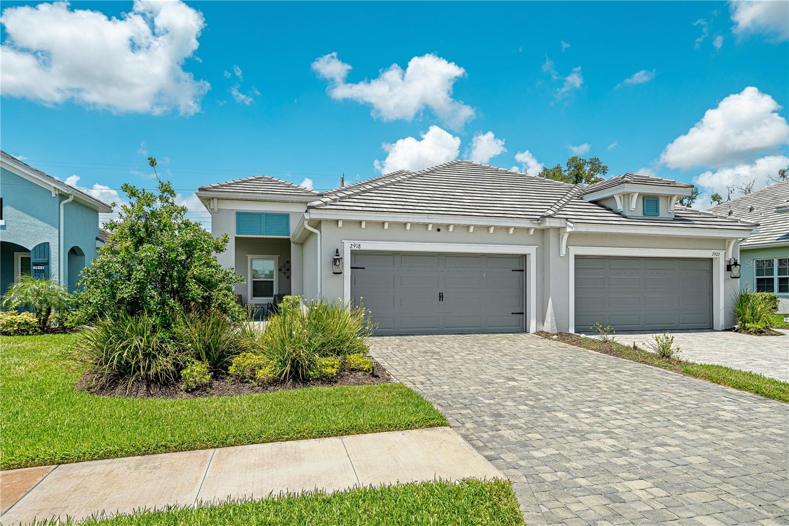 2918 BUTTERFLY JASMINE TRAIL