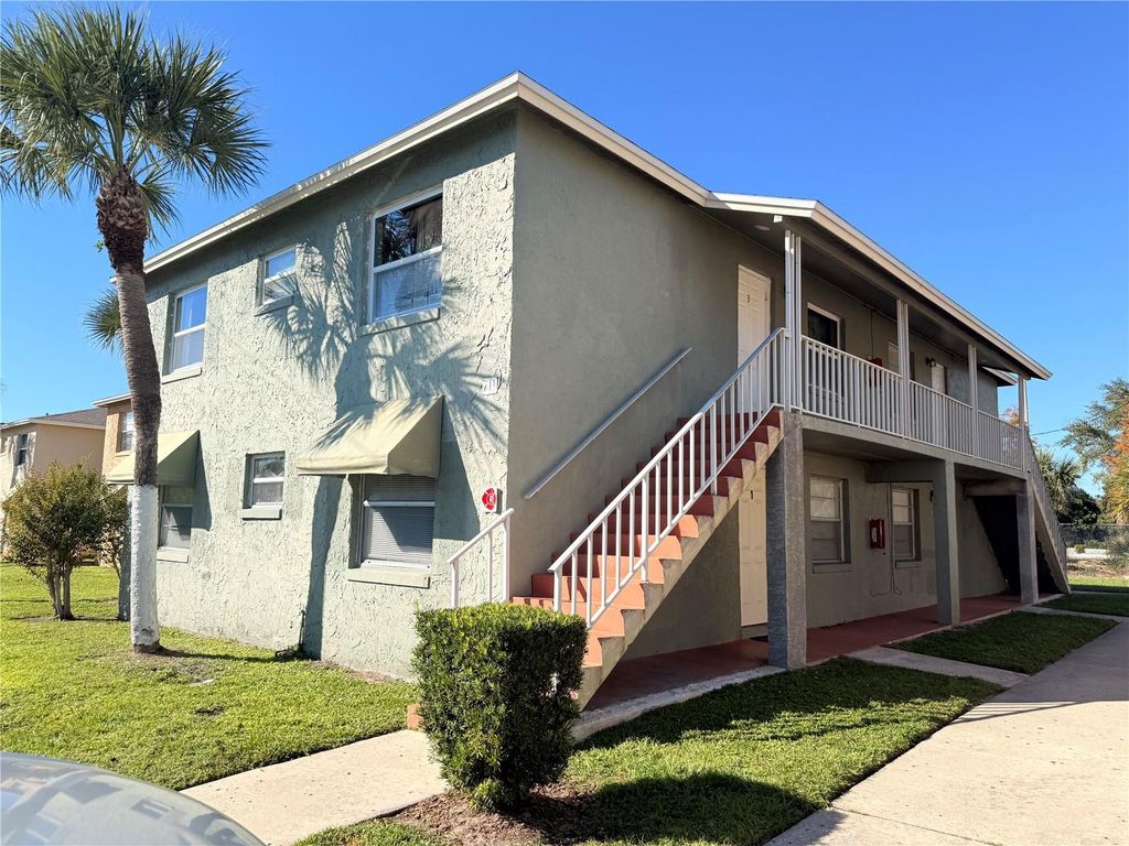 Photo of 711 Michigan Court #3, Saint Cloud, FL 34769 (MLS # S5137743)