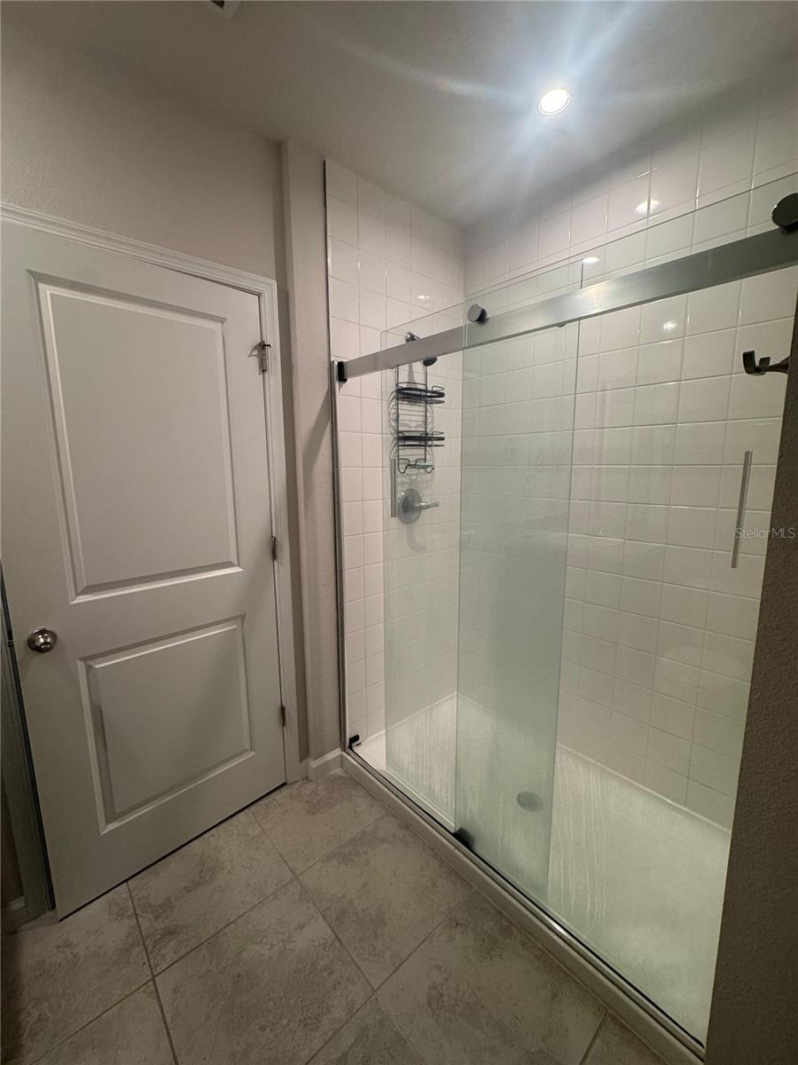 LAKES/LUCERNE PARK PH 6 - Residential Lease