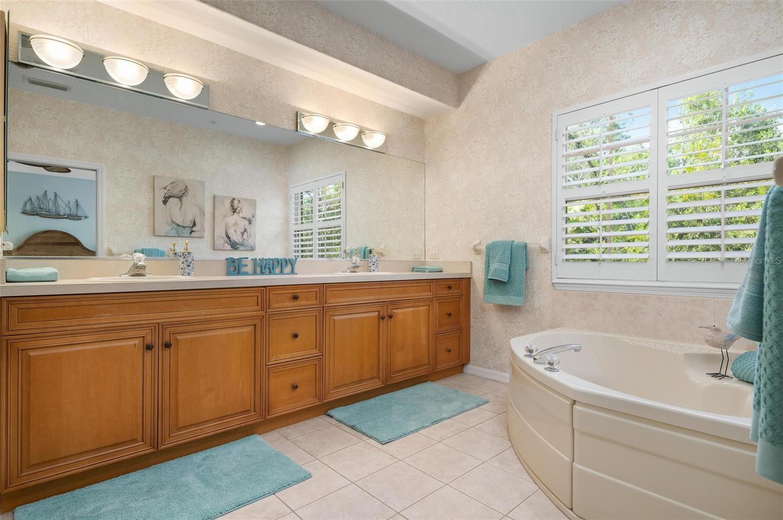 PALMER SQUARE WEST0 - Residential