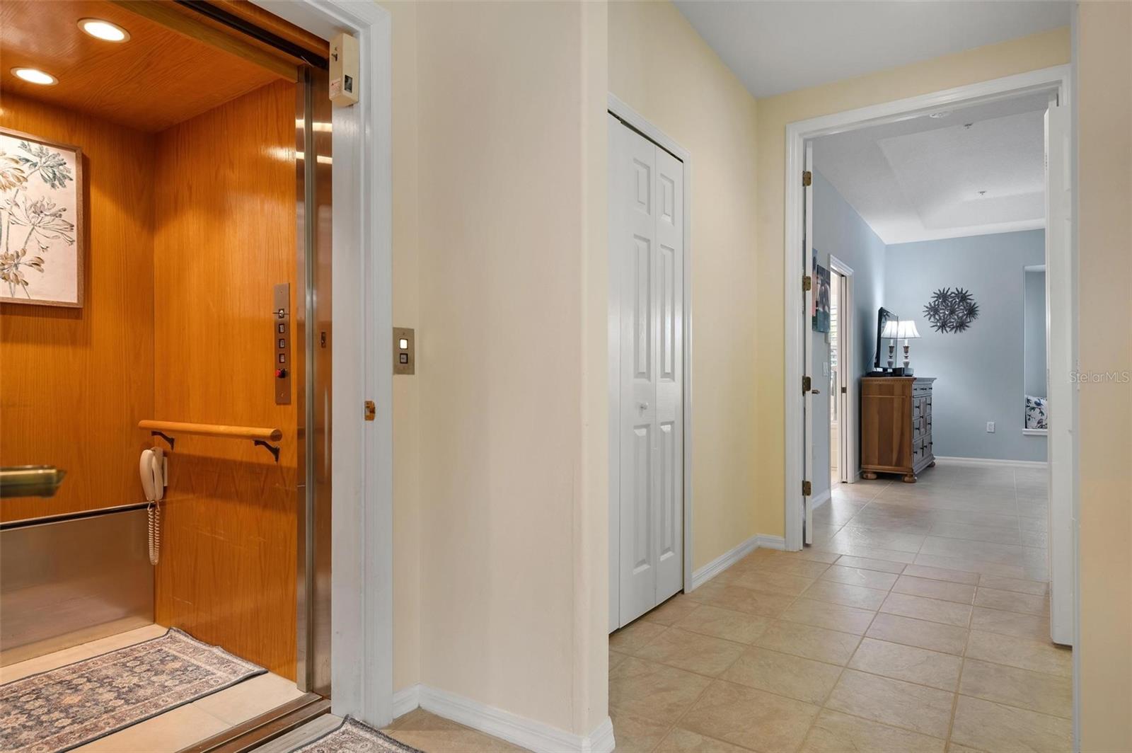 PALMER SQUARE WEST0 - Residential