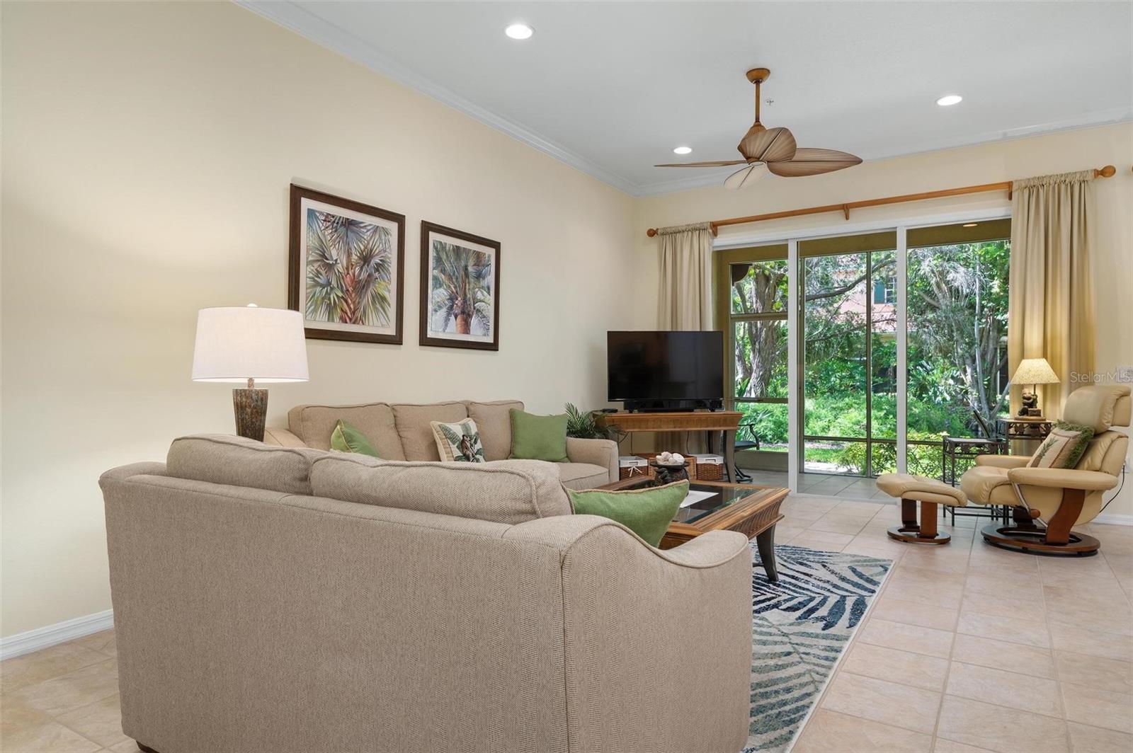 PALMER SQUARE WEST0 - Residential