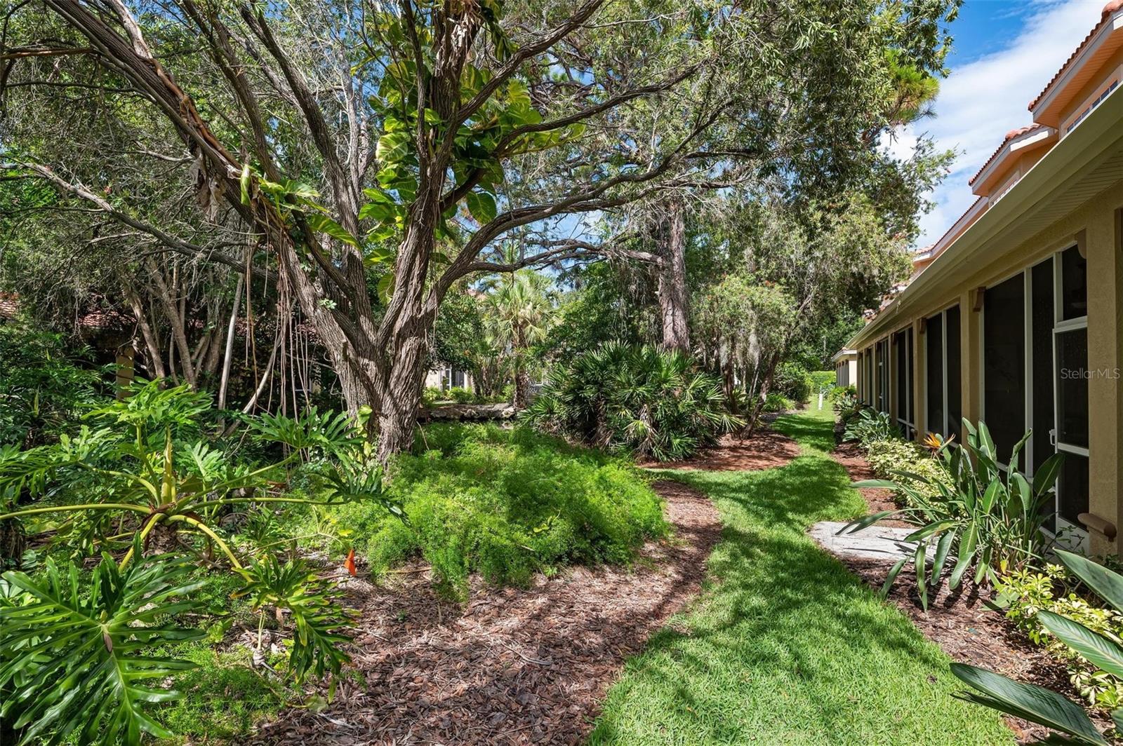 PALMER SQUARE WEST0 - Residential