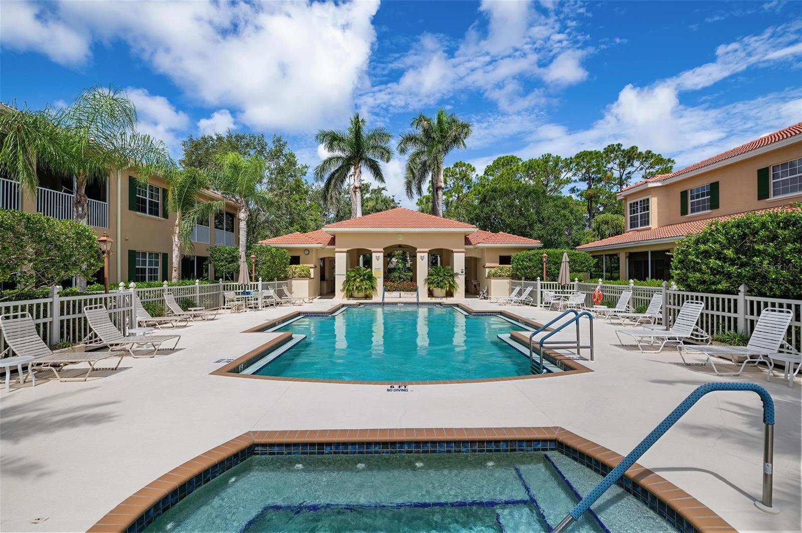 PALMER SQUARE WEST0 - Residential