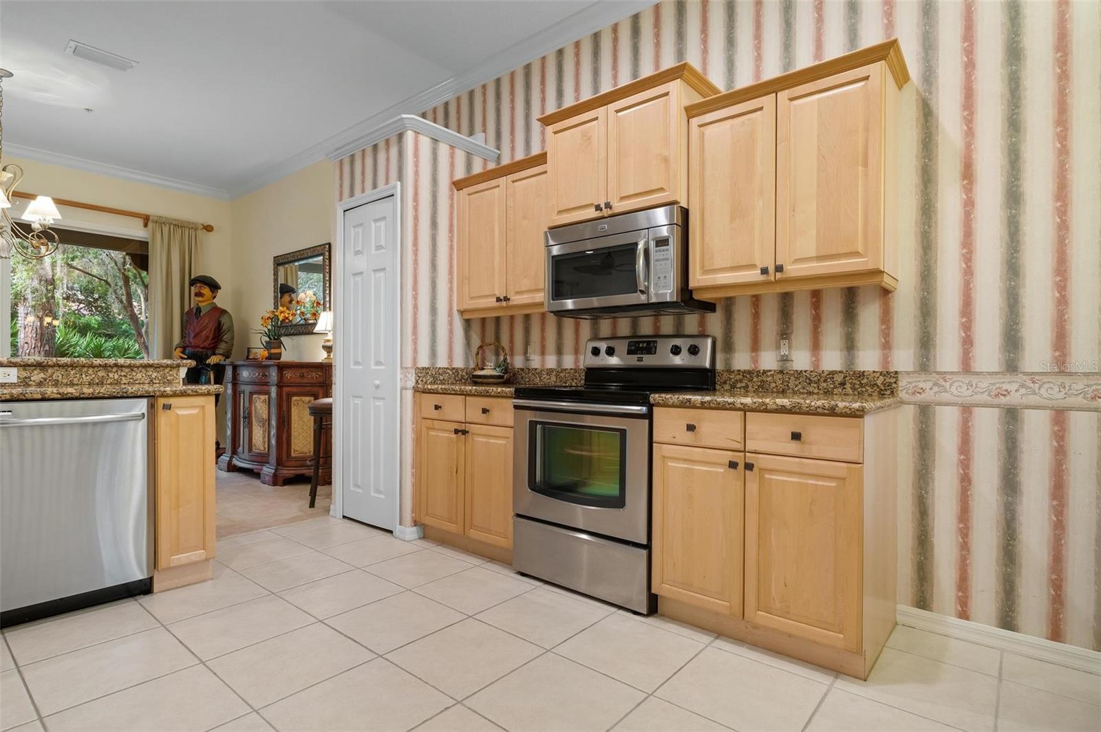 PALMER SQUARE WEST0 - Residential