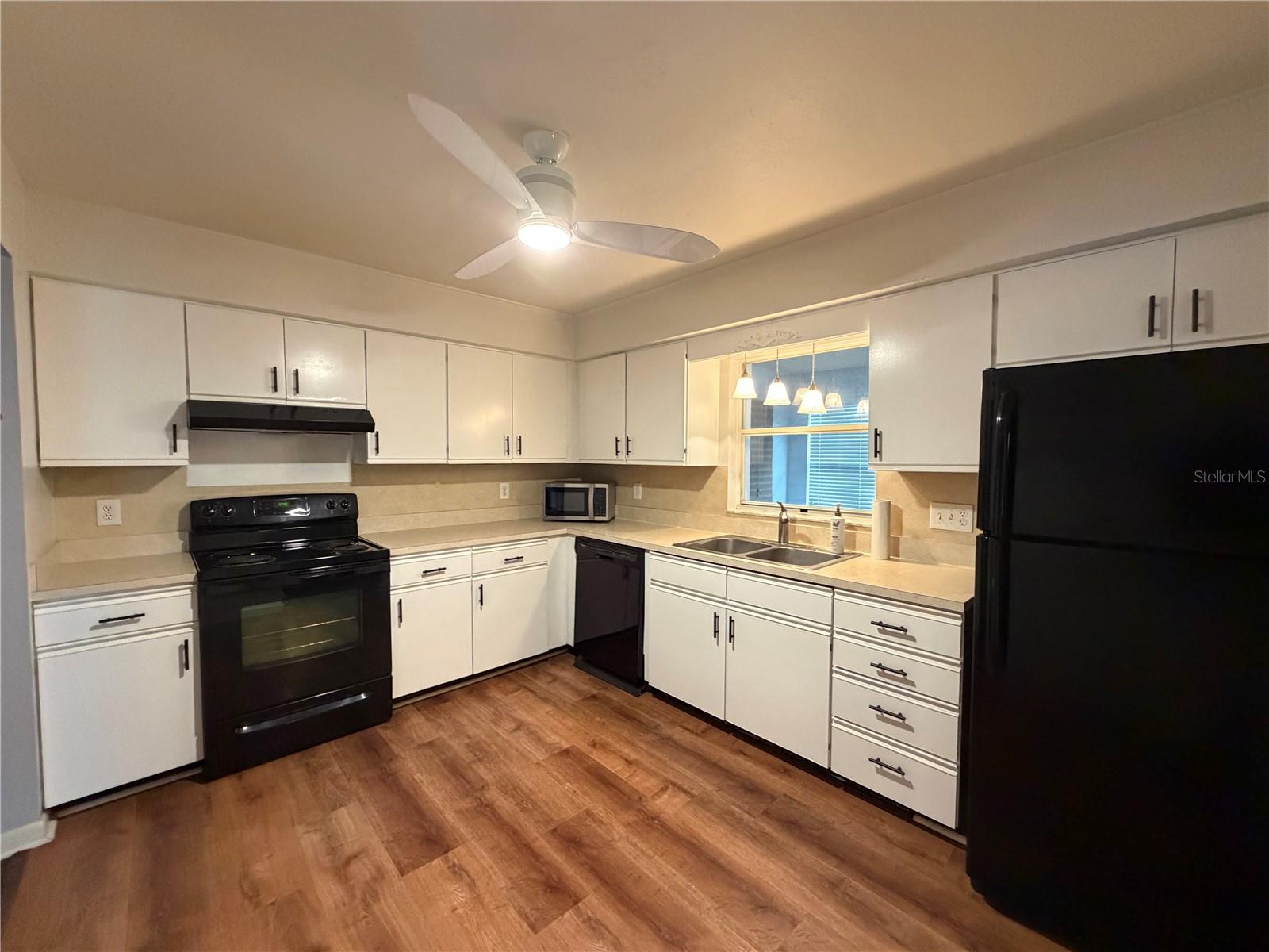 LAKE DEXTER MOORINGS - Residential