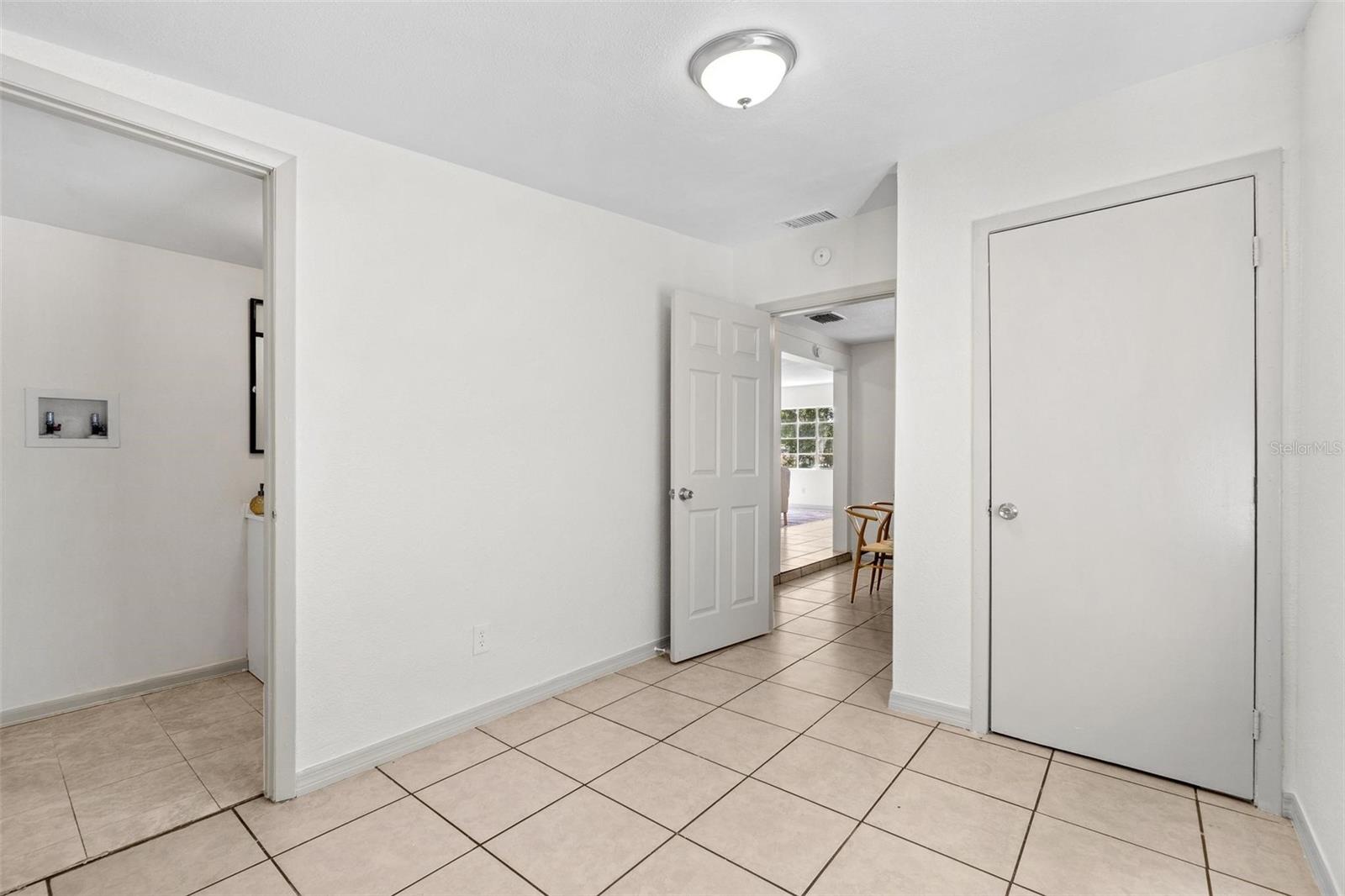 BAYOU HEIGHTS HANLONS - Residential