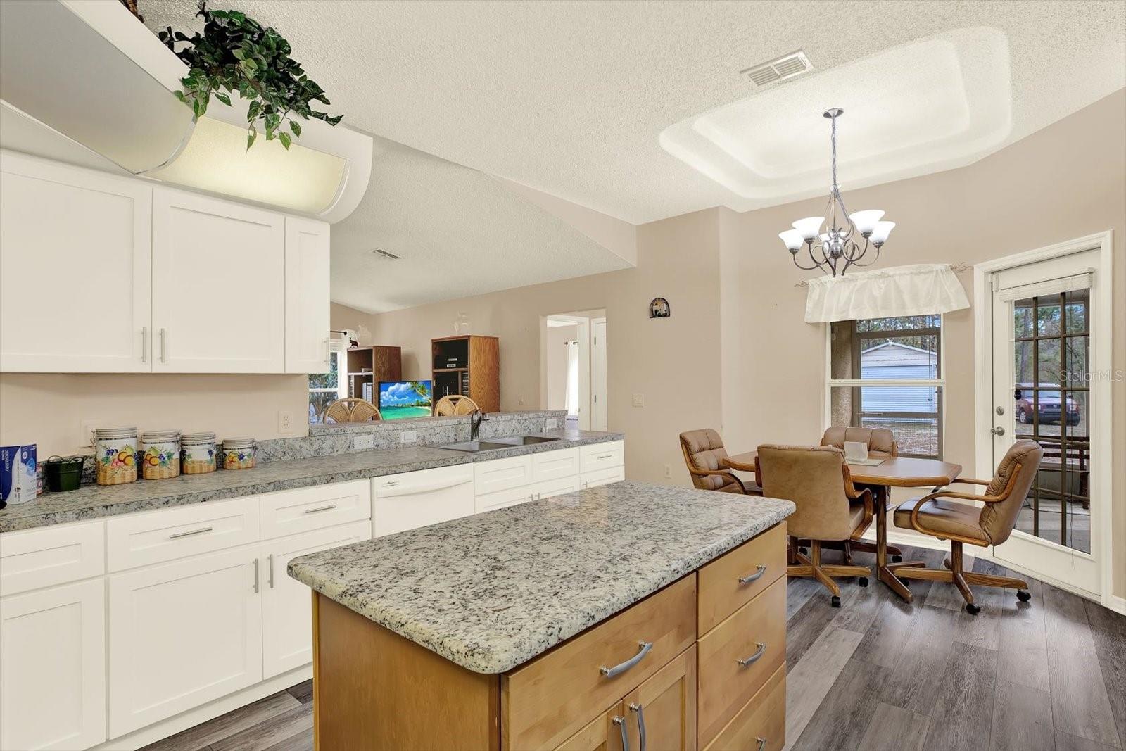 ROYAL HIGHLANDS - Residential