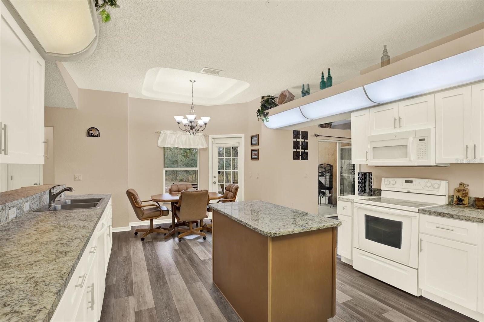 ROYAL HIGHLANDS - Residential