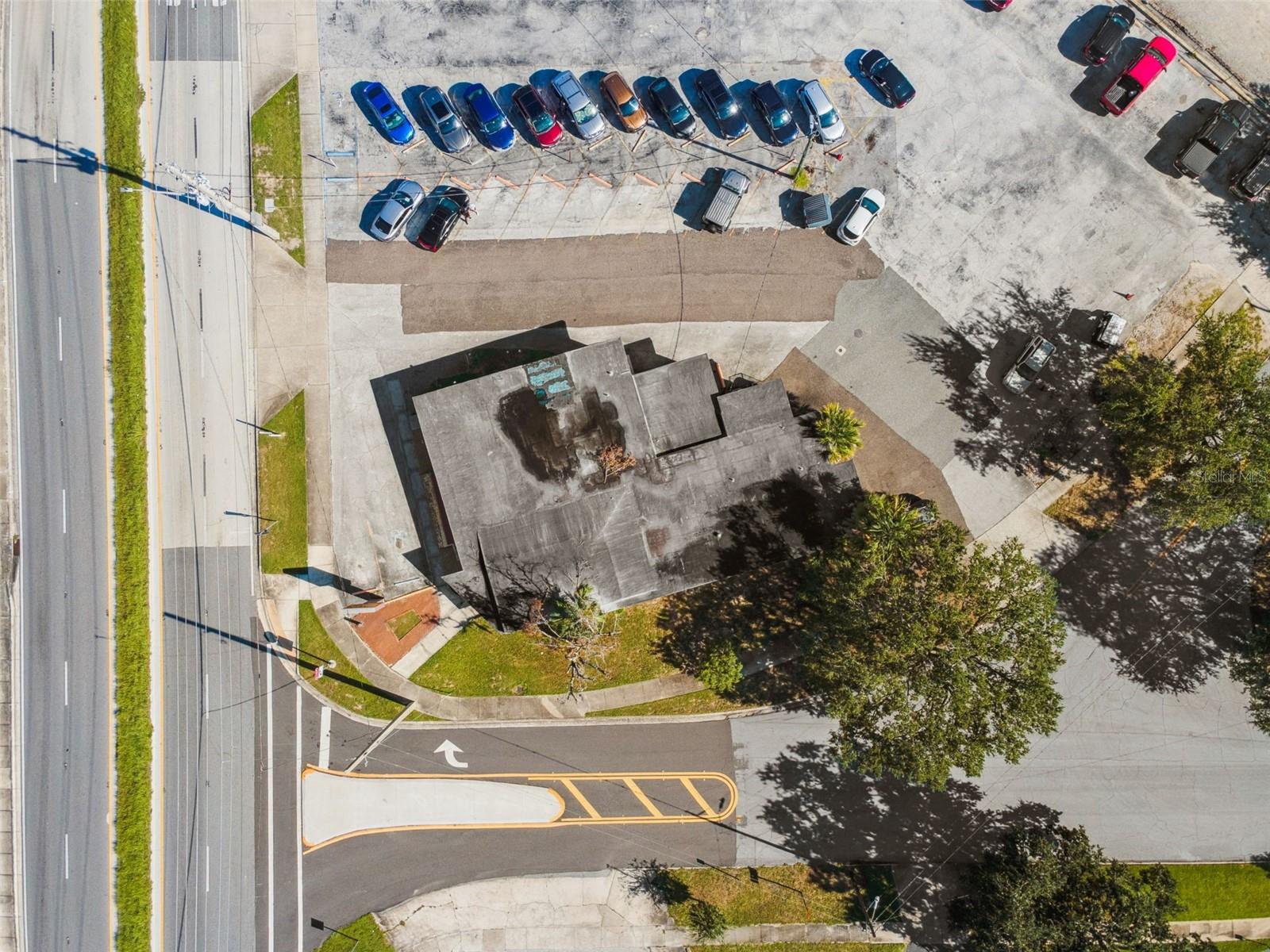 TROPICAL GARDENS - Commercial Sale