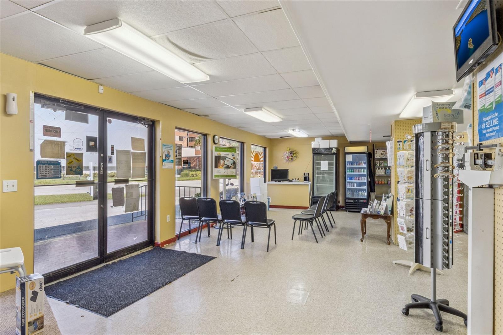 TROPICAL GARDENS - Commercial Sale