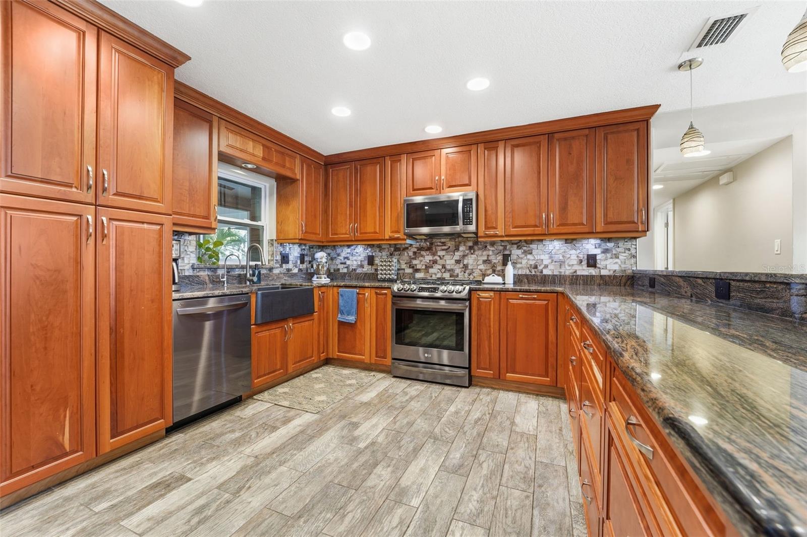 FLORAL GARDENS - Residential