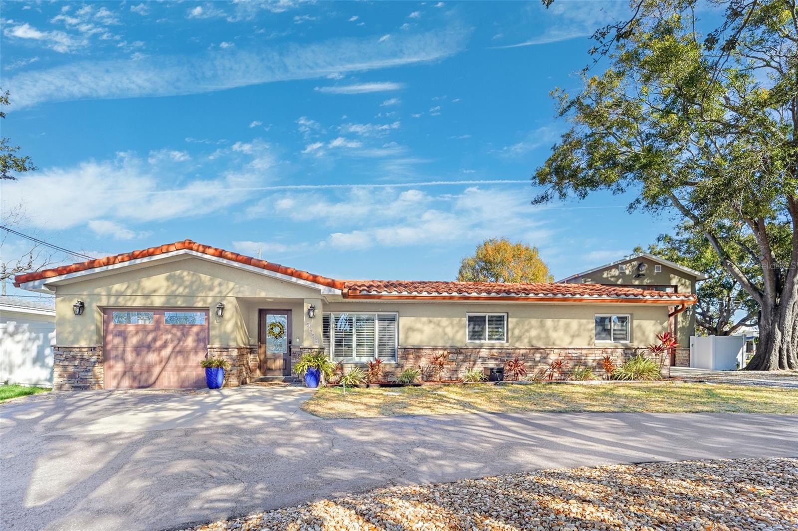 FLORAL GARDENS - Residential