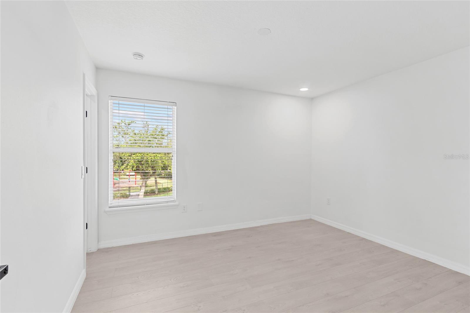 CONCORDE ESTATES PH 1B - Residential Lease