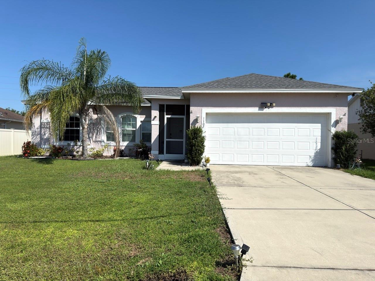 Move-in ready this September, this lovely 3-bedroom, 2-bathroom home offers both comfort and convenience. Ideally located just 5–10 minutes from supermarkets, shopping centers, gas stations, and hospitals. Easy access to I-4 and major highways makes commuting a breeze. This property is available partially furnished for an additional $200/monthly. Ideal for tenants seeking convenience and comfort without the hassle of furnishing an entire home.