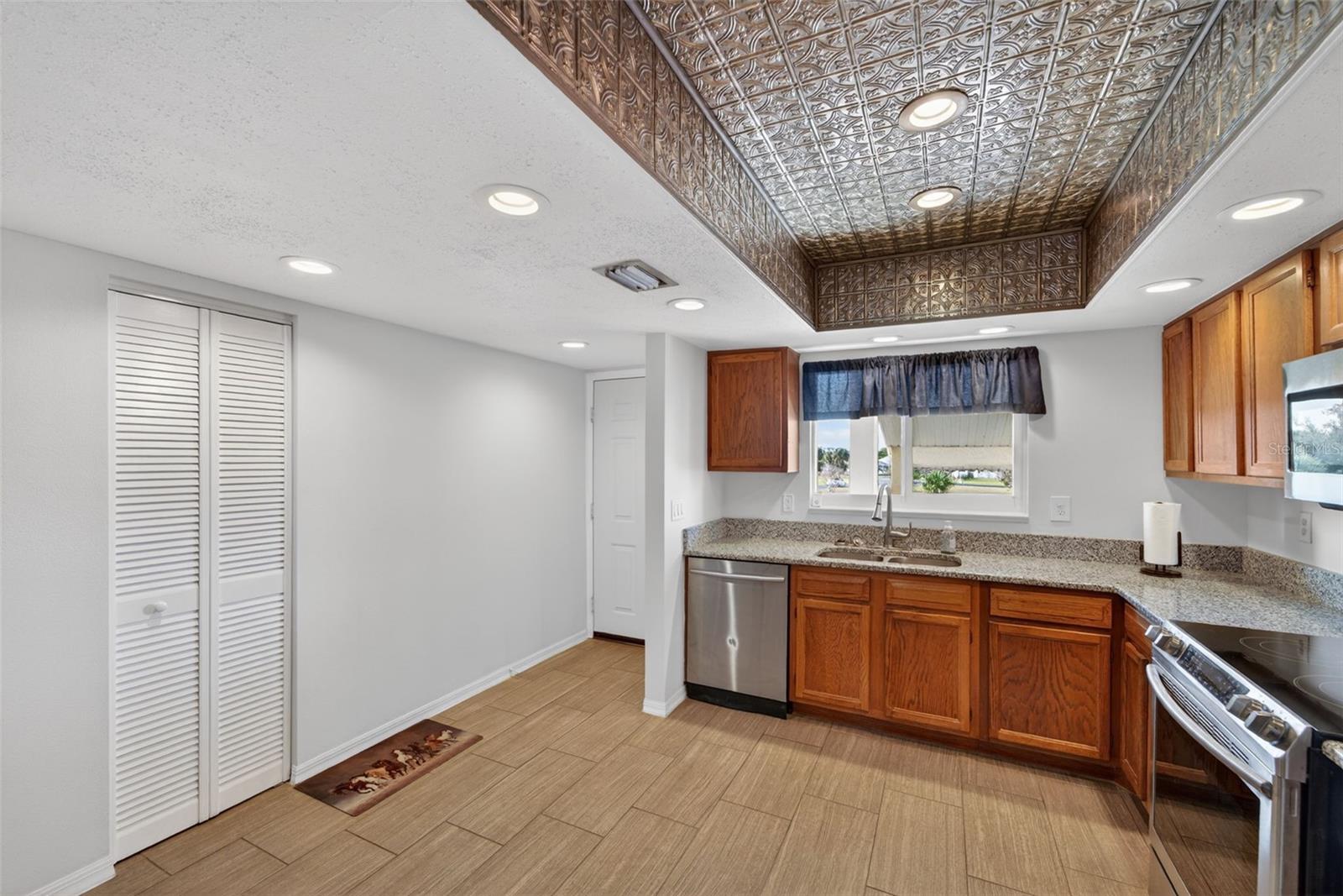 6699 SAN CASA DRIVE L4