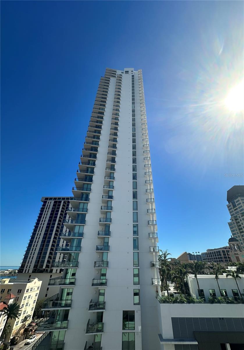 REFLECTION ST PETE - Residential Lease