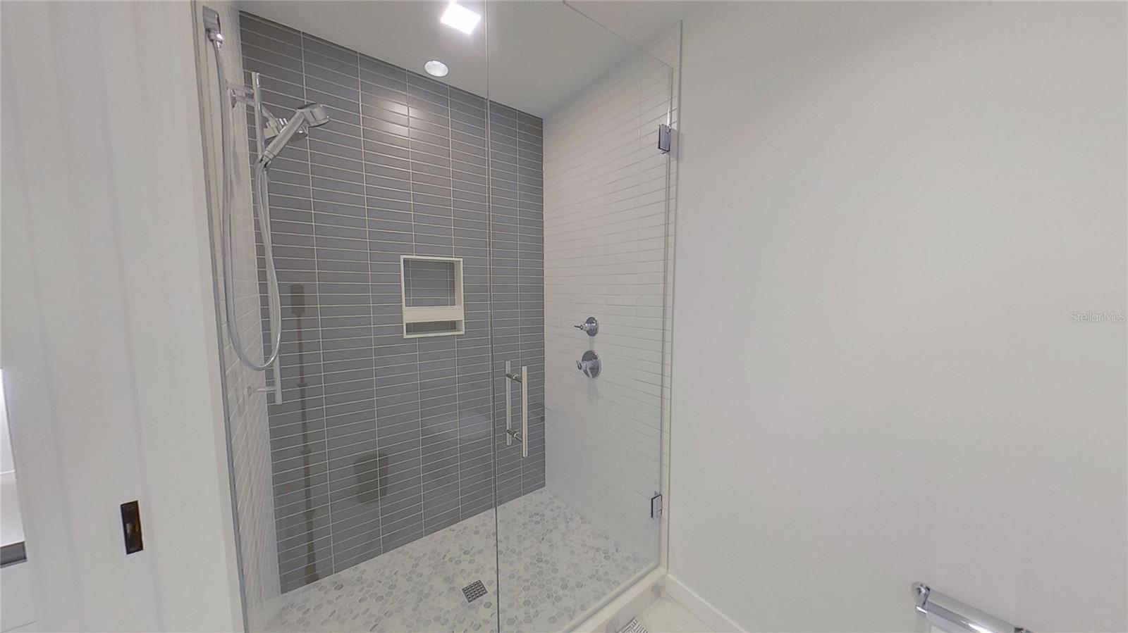 REFLECTION ST PETE - Residential Lease