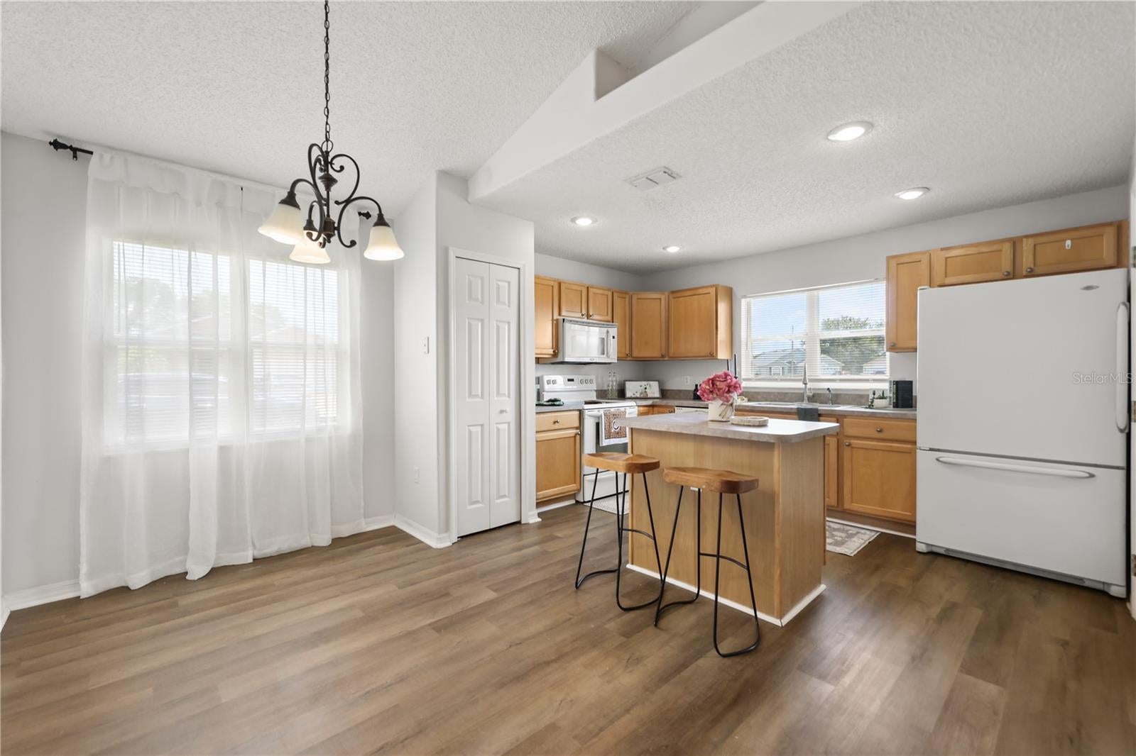 2965 COOL BREEZE CIRCLE