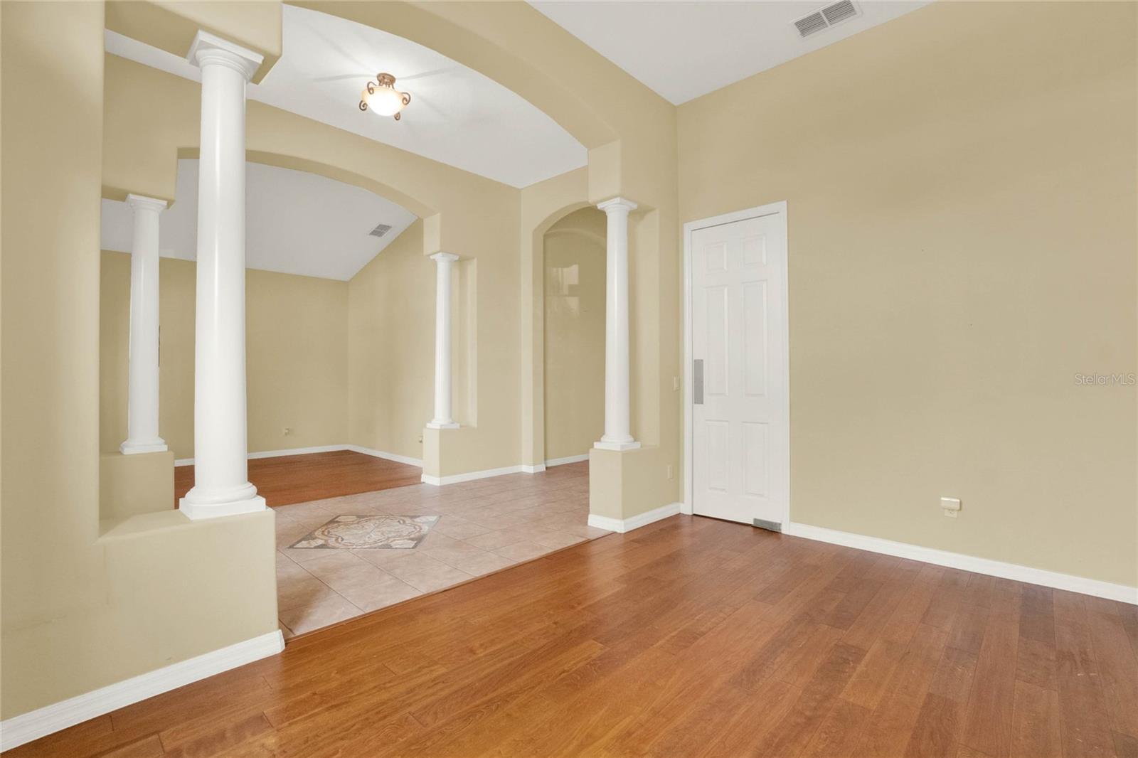 2108 DRIVE WAY