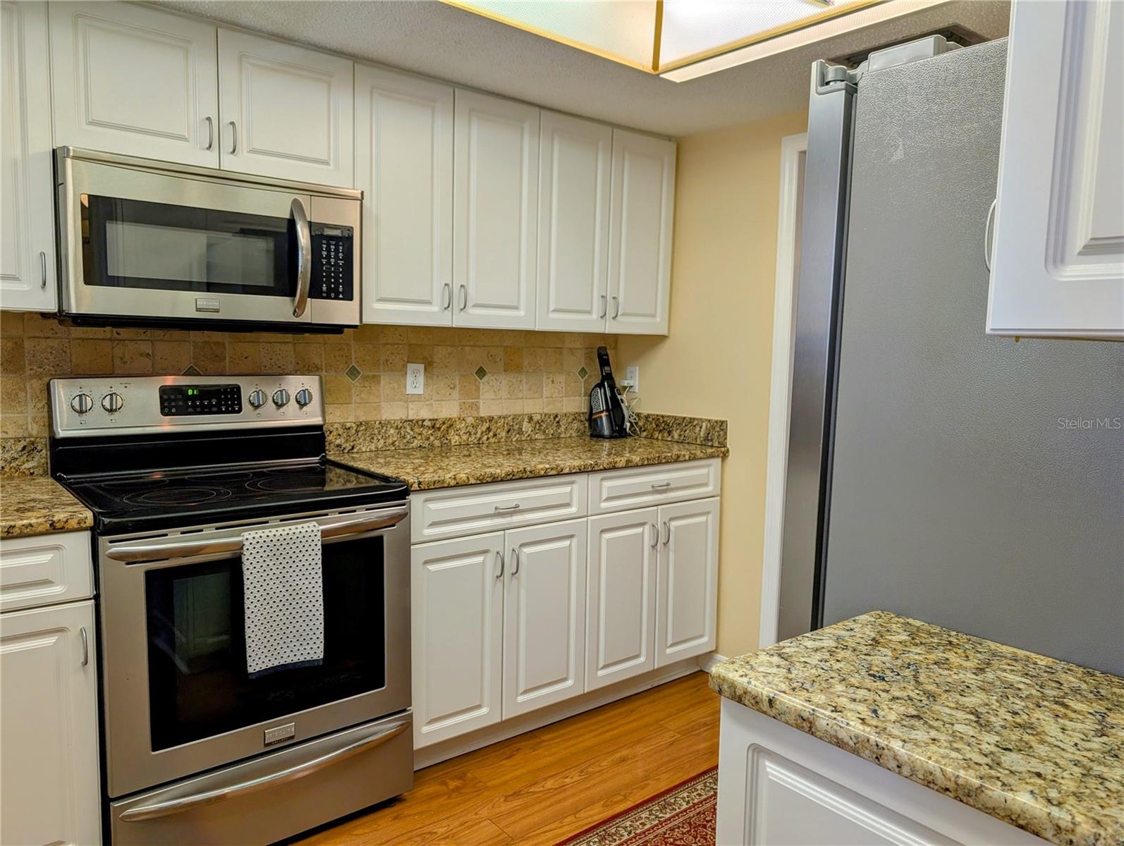 BAYSHORE ON THE LAKE APTS II SEC 1 - Residential