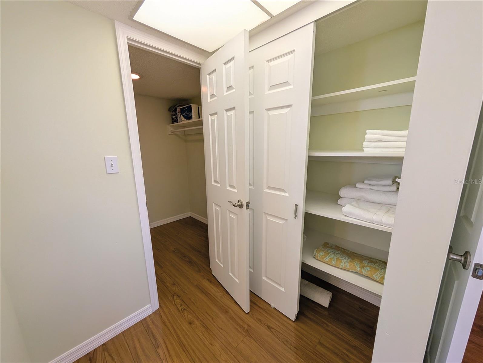 BAYSHORE ON THE LAKE APTS II SEC 1 - Residential