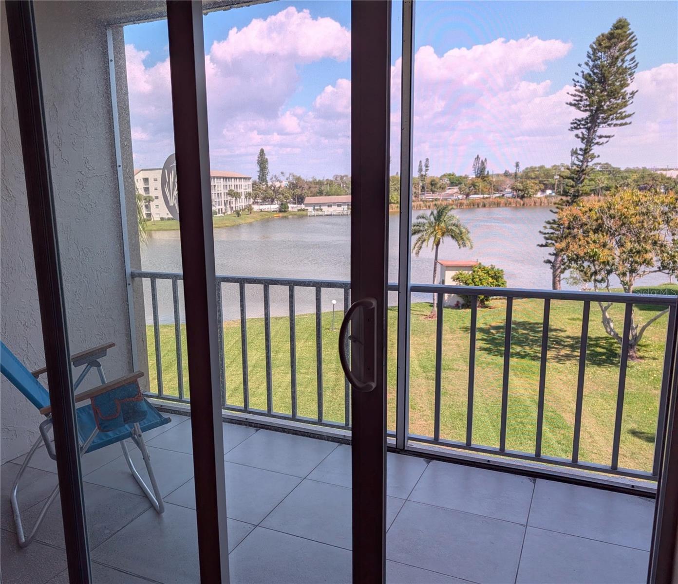 BAYSHORE ON THE LAKE APTS II SEC 1 - Residential