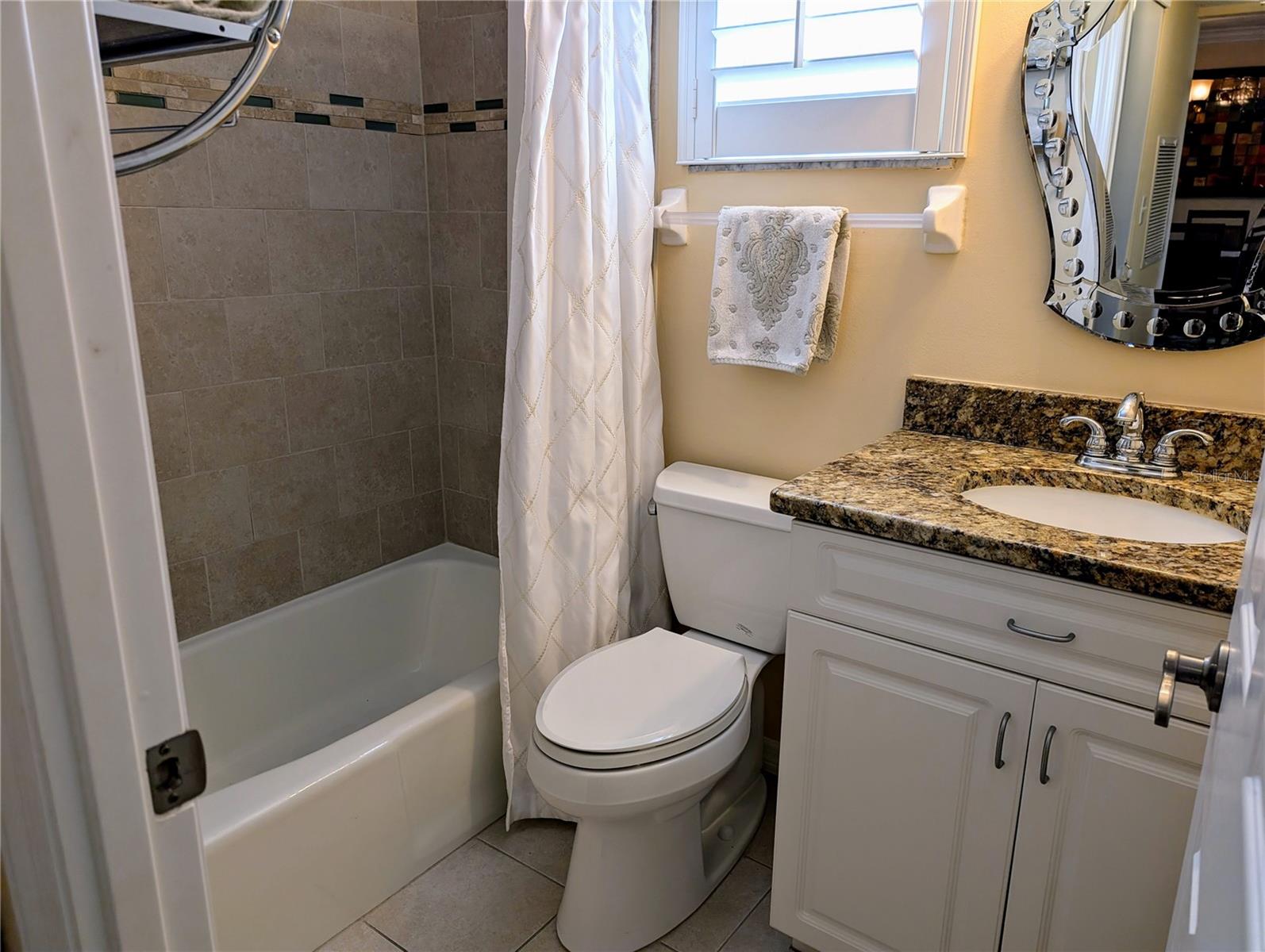 BAYSHORE ON THE LAKE APTS II SEC 1 - Residential