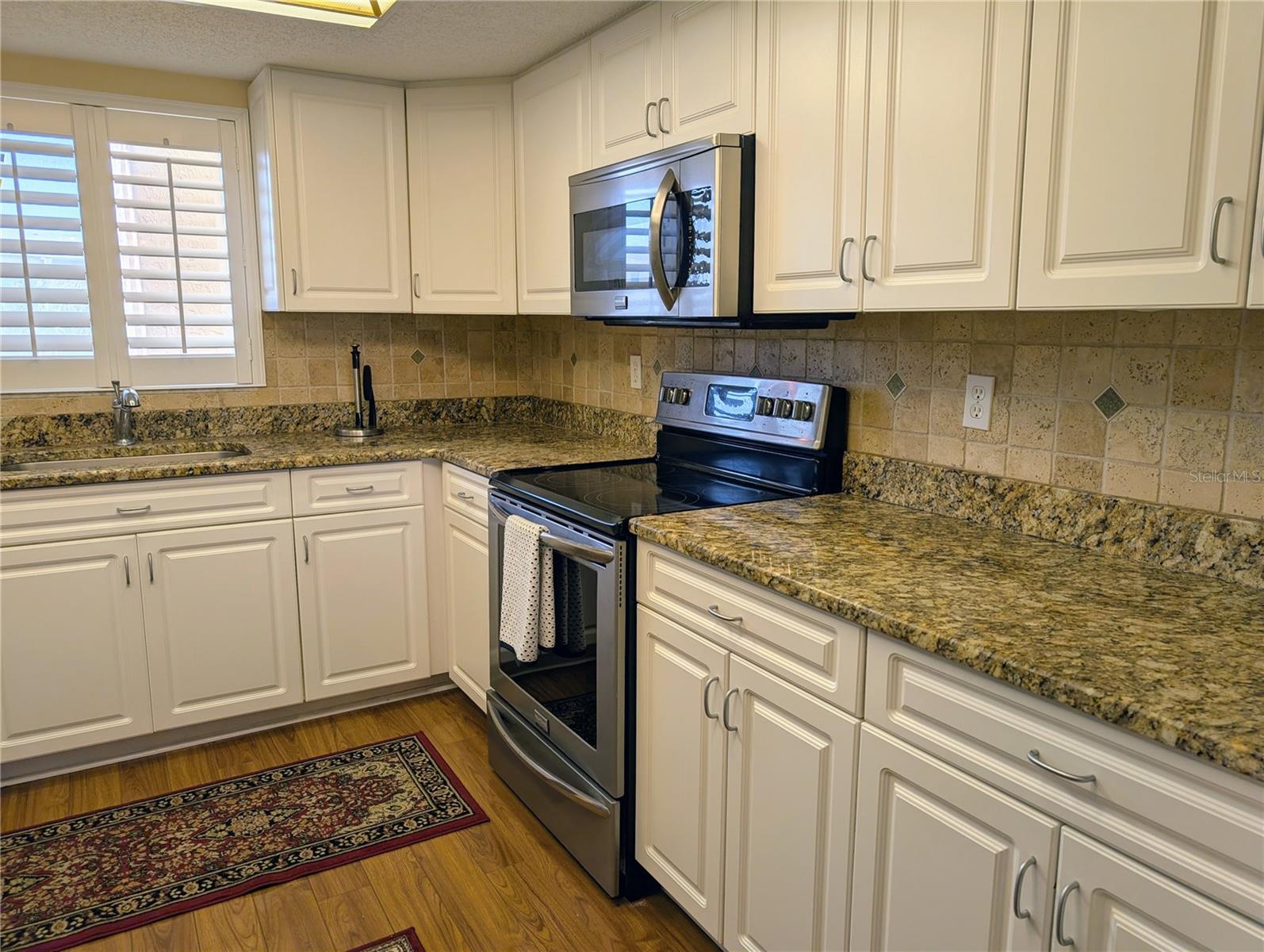 BAYSHORE ON THE LAKE APTS II SEC 1 - Residential