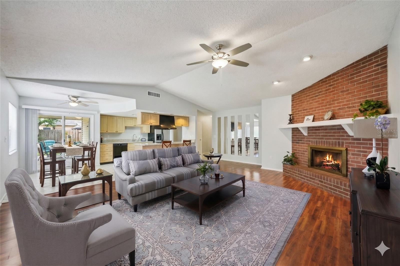 COUNTRY VILLAS - Residential