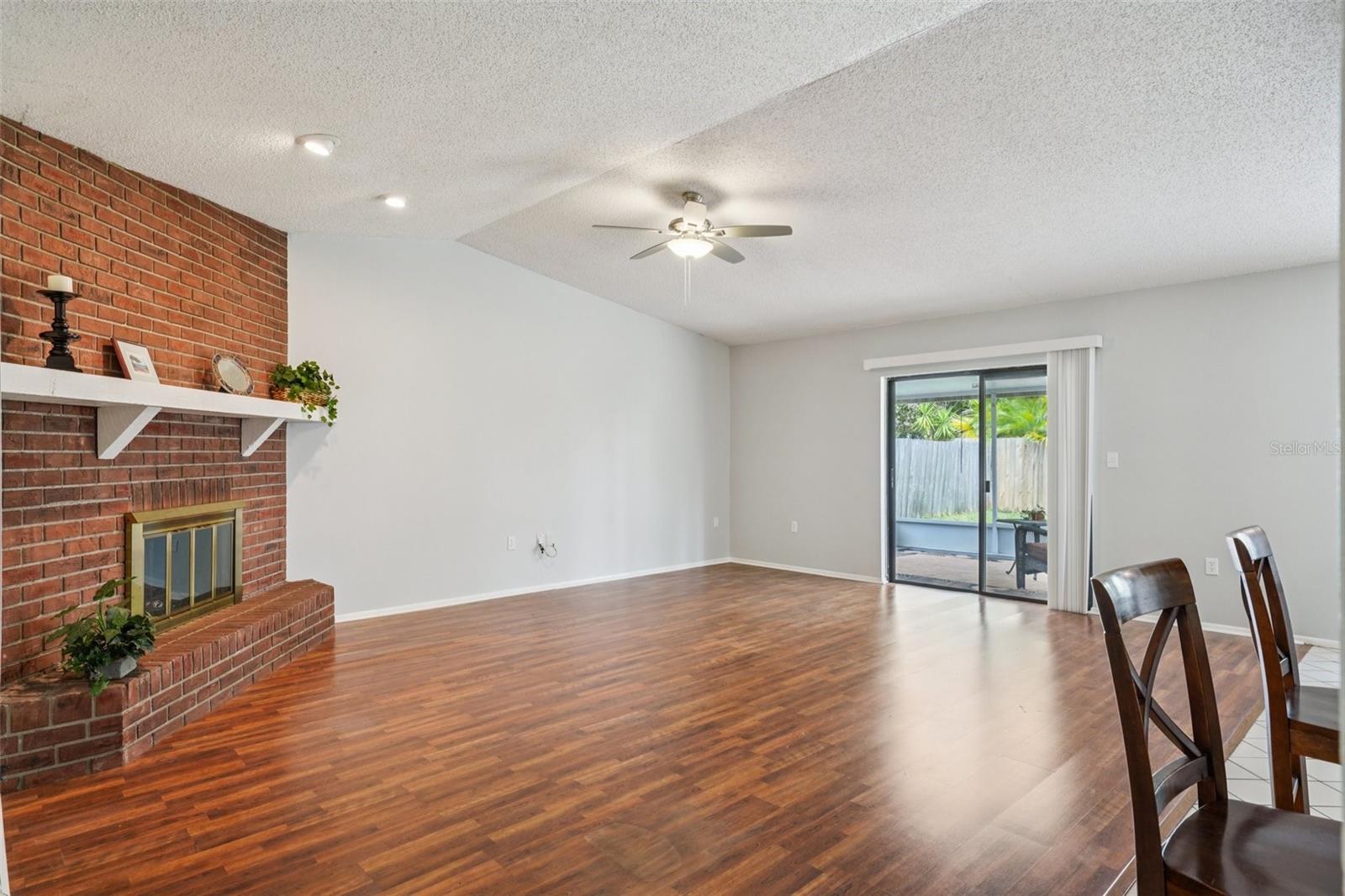 COUNTRY VILLAS - Residential