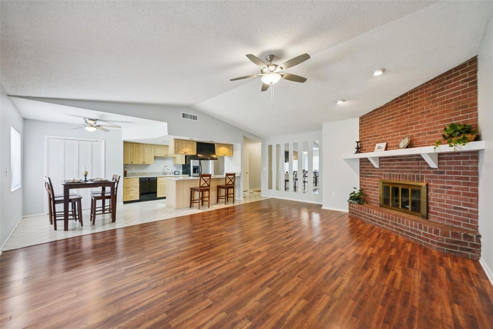 COUNTRY VILLAS - Residential