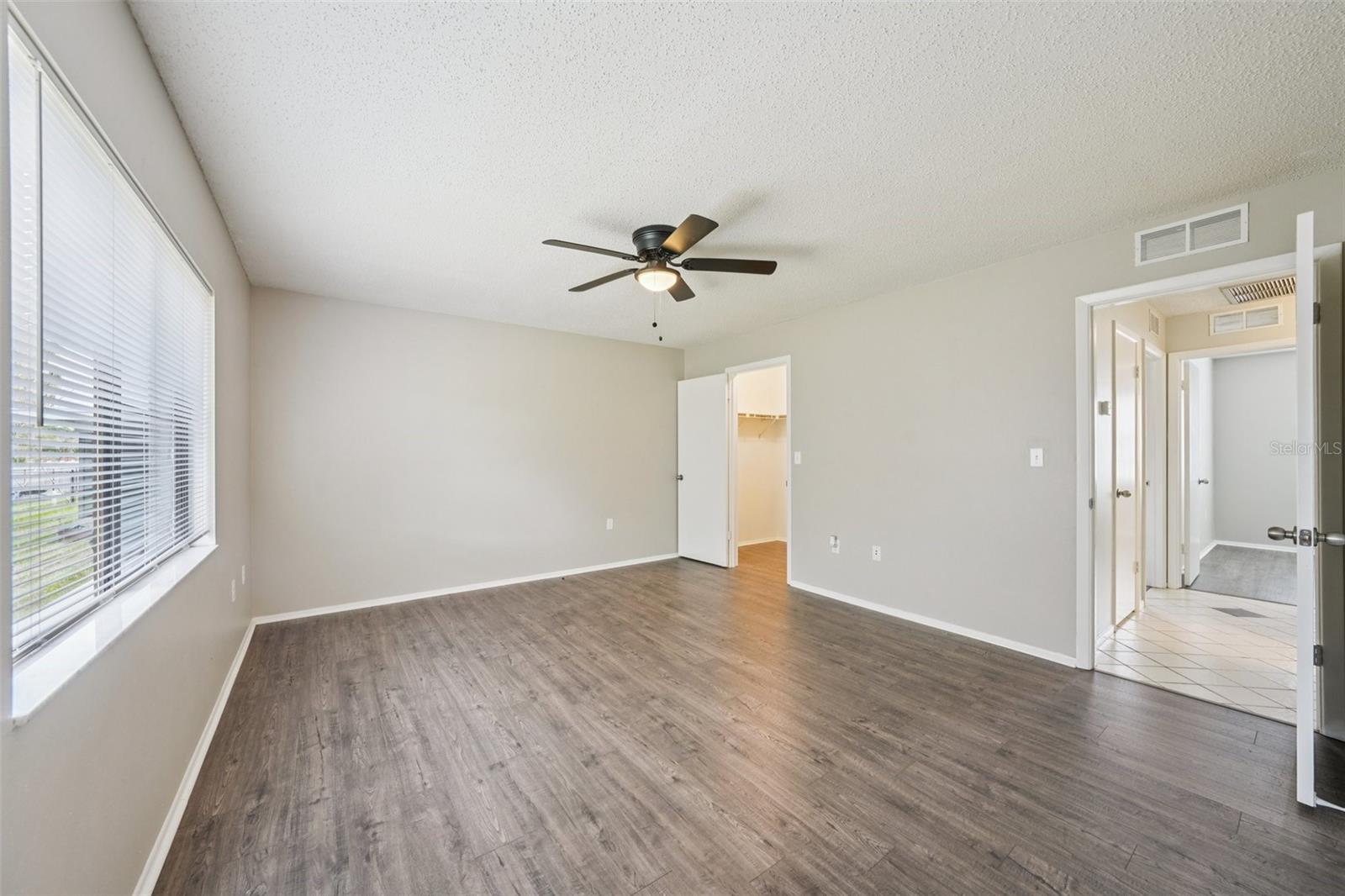 COUNTRY VILLAS - Residential